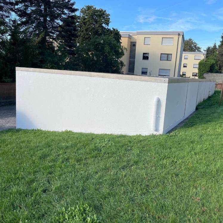 Außenwand und Fassadenfläche sauber gestaltet durch Malerbetrieb in Fürth