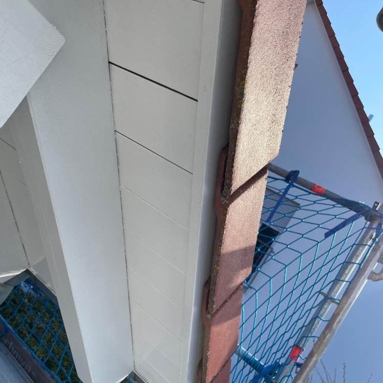 Fassadendetail bei Außenarbeiten durch Malermeister Florian Rosenbaum